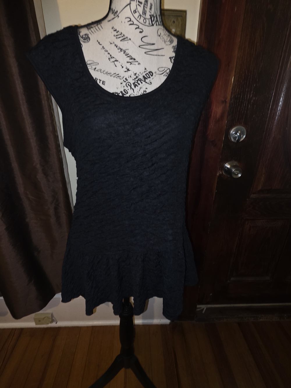 Nicki Minaj Black Textured Cap-Sleeve Peplum Tunic XL